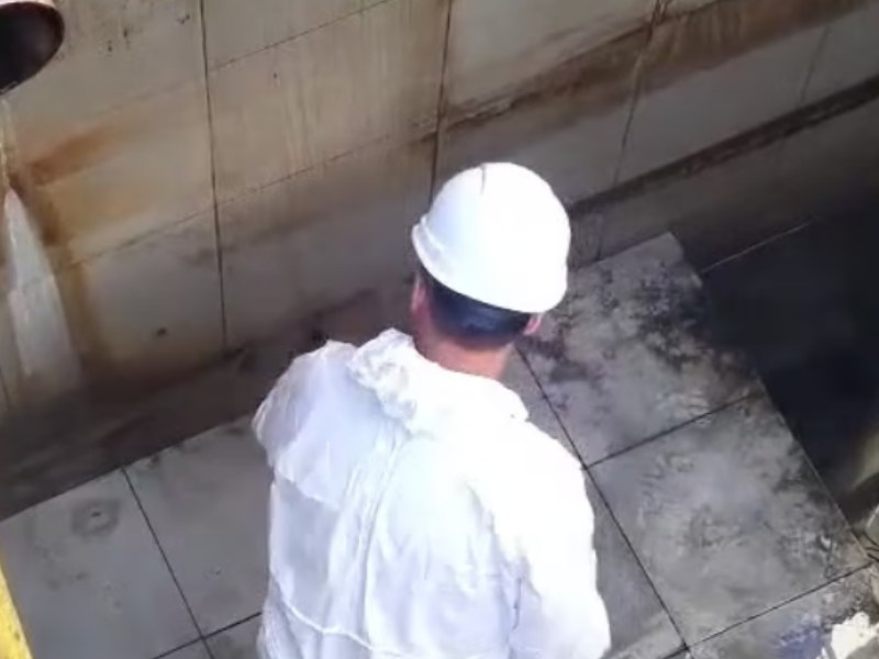 24/24 - Sludge Removal on the Bottom of the Tank