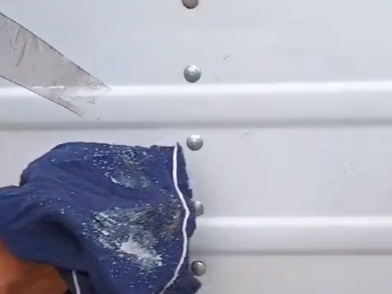 Alpha : Glue Remover - Van Cleaning